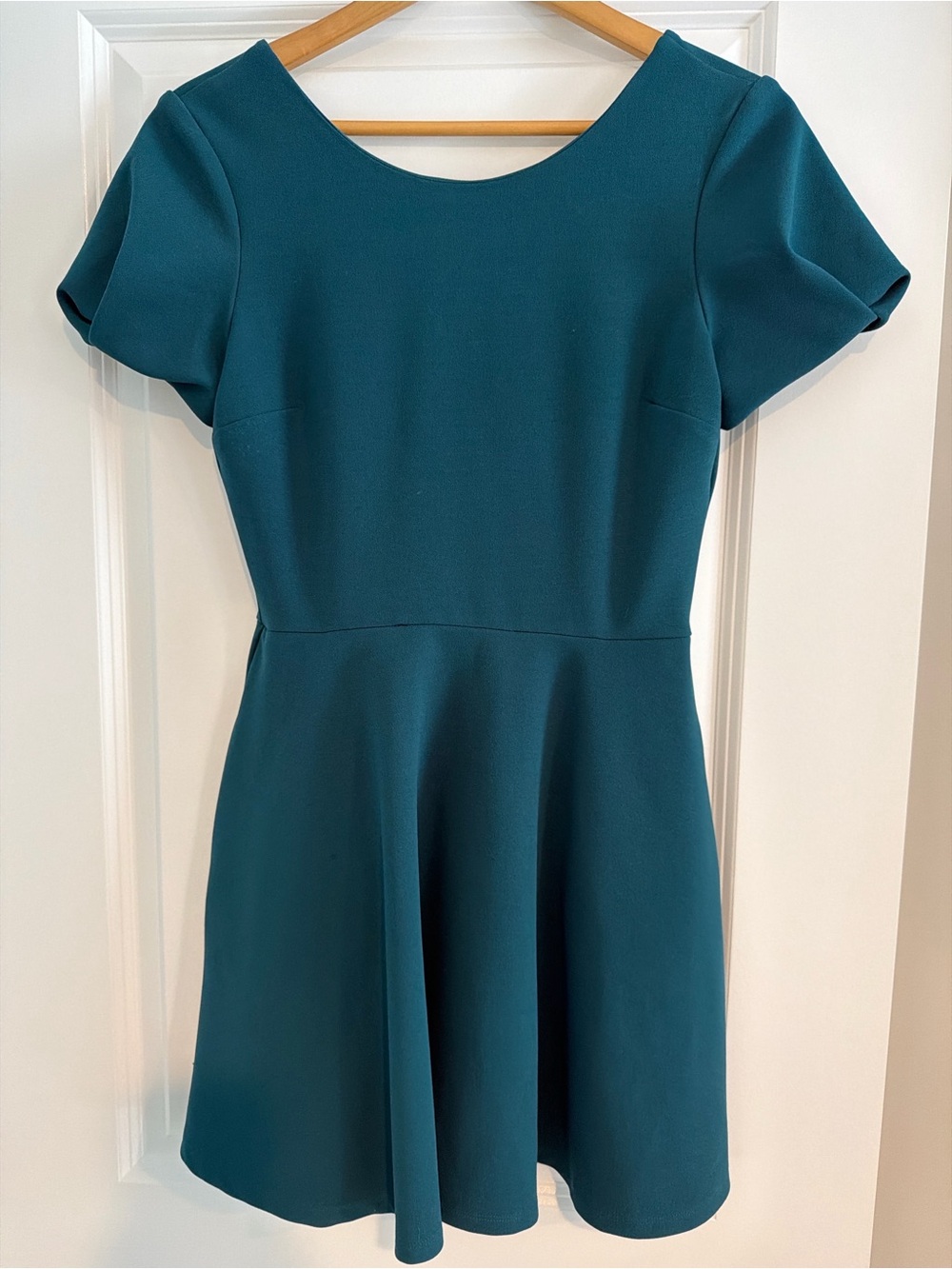 Emerald Green Fit & Flare Dress Women’s Medium with Long Pockets